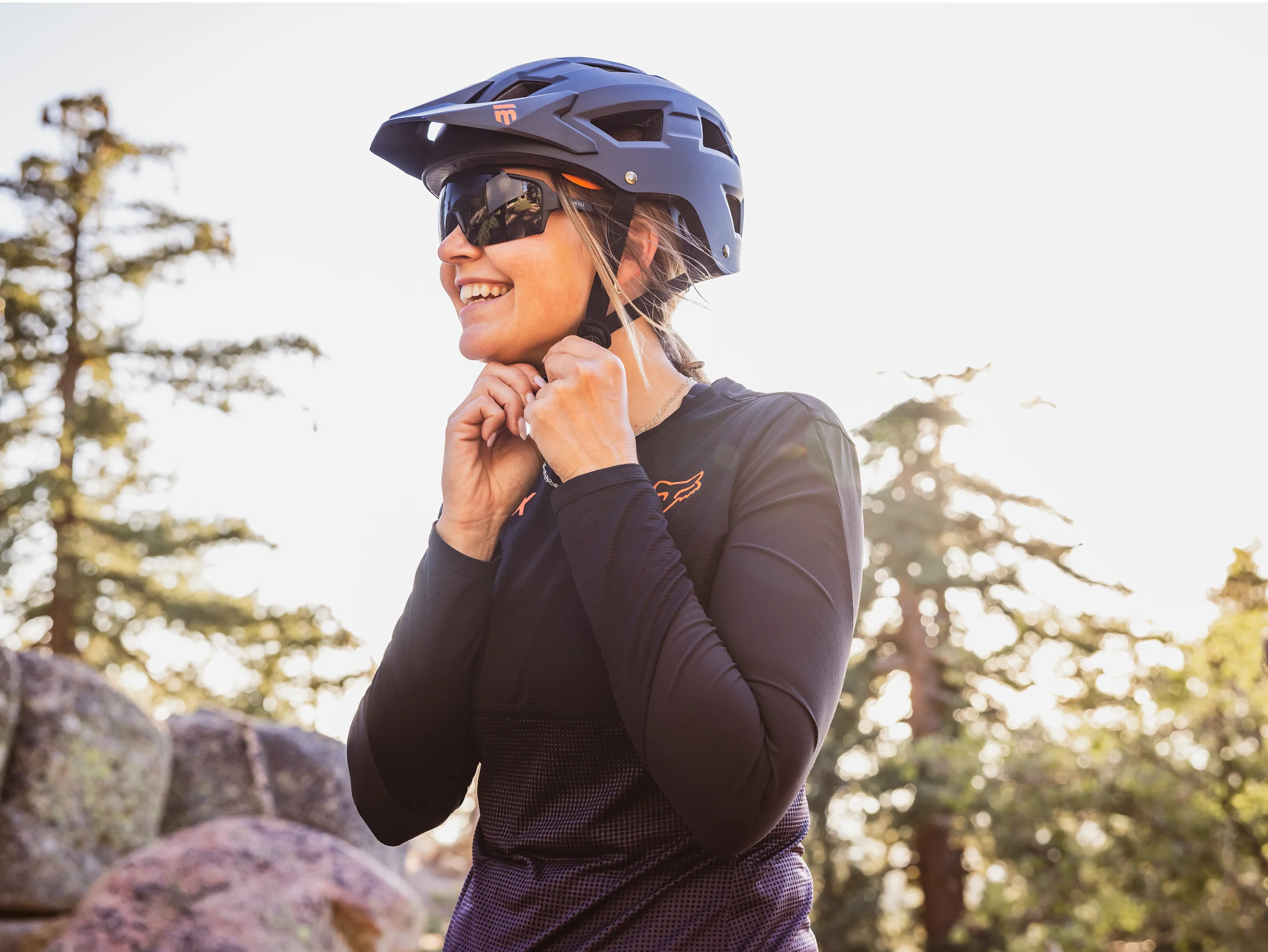 Capture Adult Helmet - Image 4